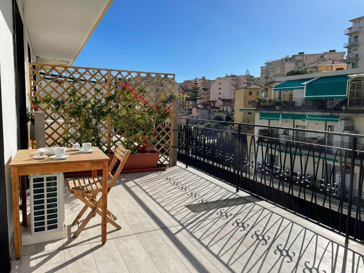 Apartment Wh - Cuore - Attico Monolocale Con Parcheggio Gratuito - 5 Minuti Dal Centro - Wifi Sanremo