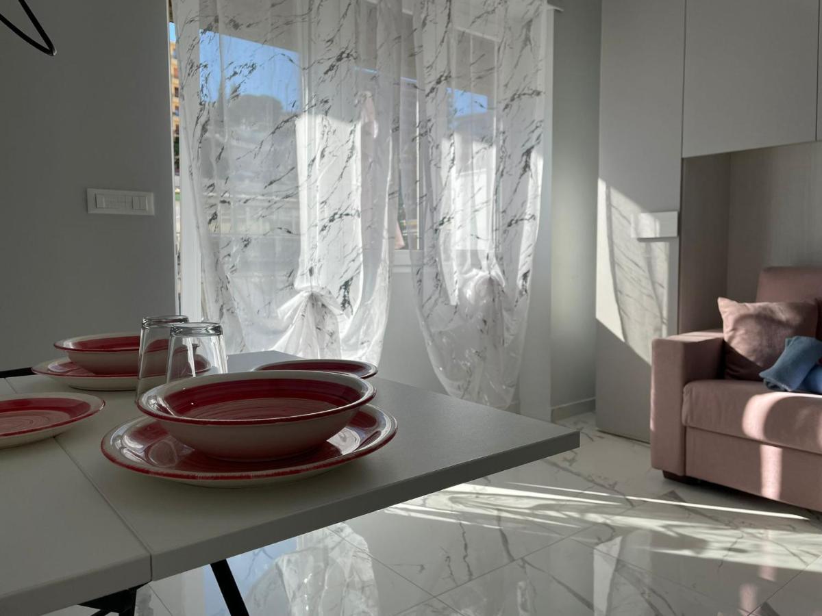 Wh - Cuore - Attico Monolocale Con Parcheggio Gratuito - 5 Minuti Dal Centro - Wifi Apartment *