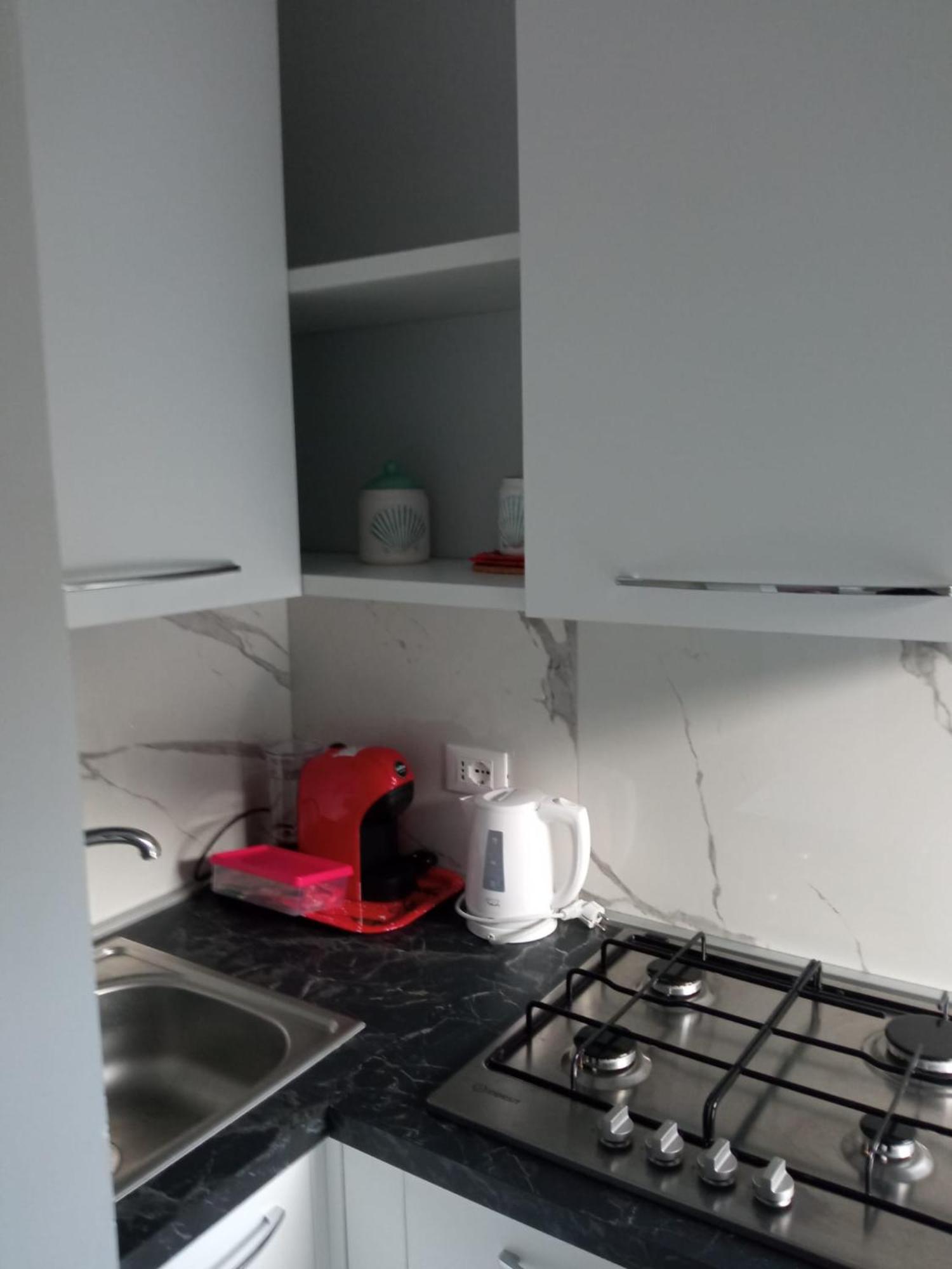 Apartment Wh - Cuore - Attico Monolocale Con Parcheggio Gratuito - 5 Minuti Dal Centro - Wifi