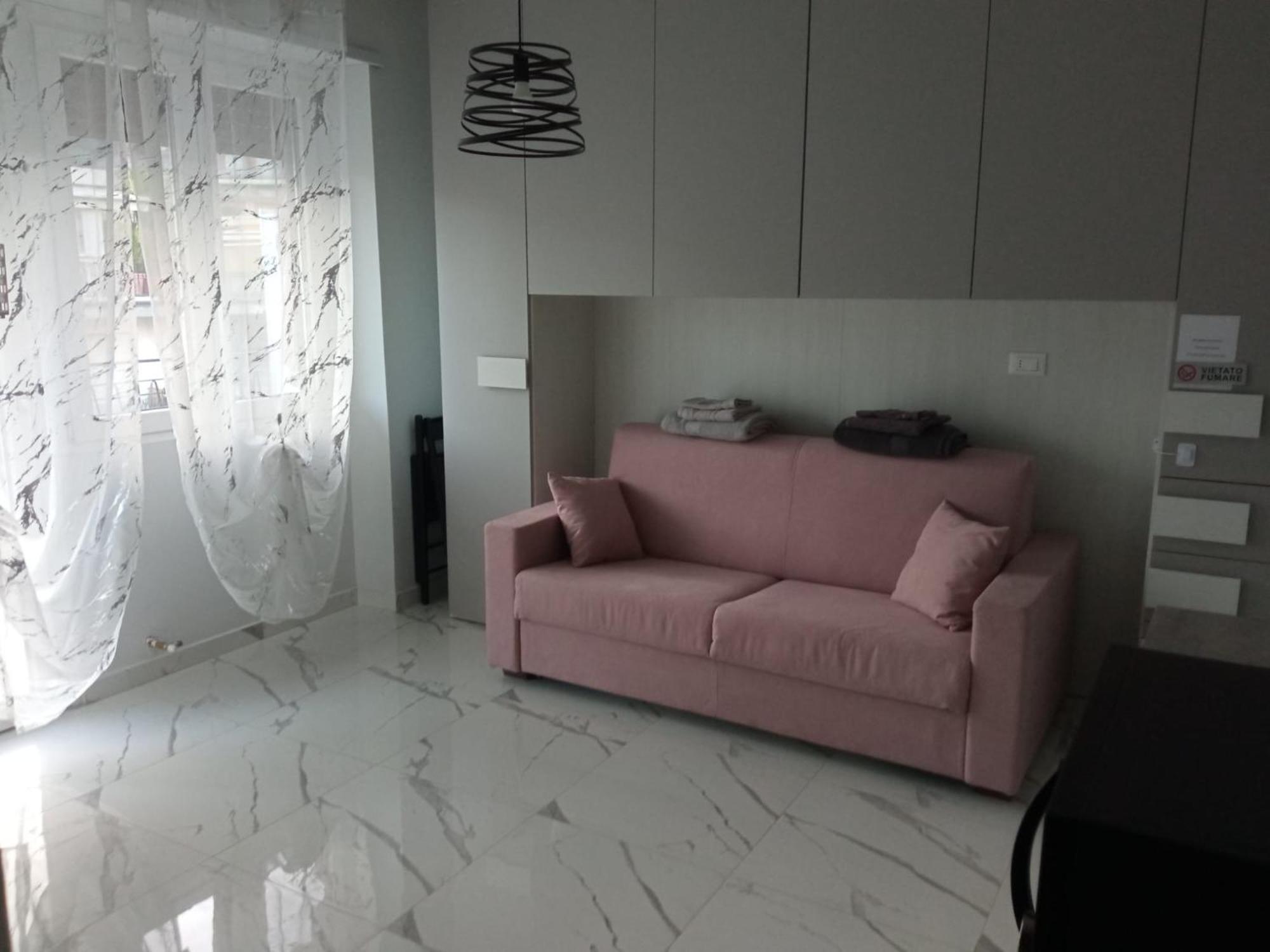 Wh - Cuore - Attico Monolocale Con Parcheggio Gratuito - 5 Minuti Dal Centro - Wifi *