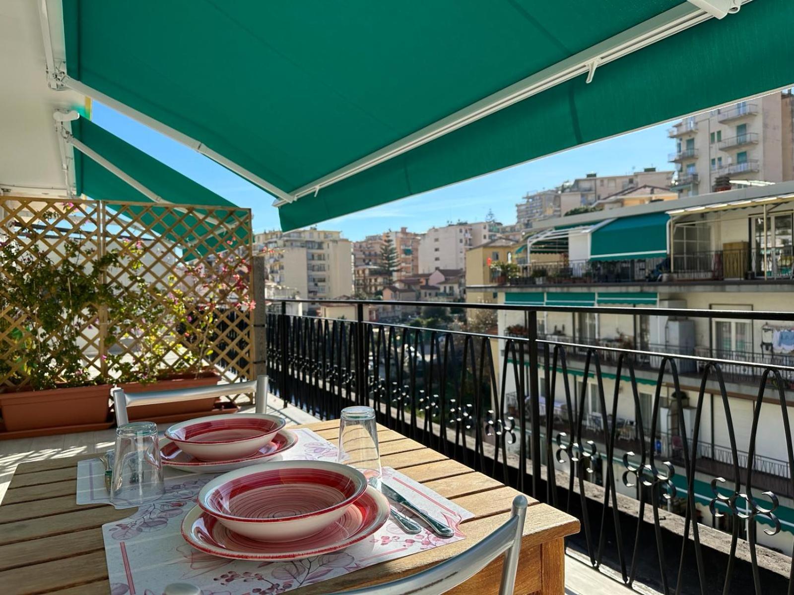 Apartment Wh - Cuore - Attico Monolocale Con Parcheggio Gratuito - 5 Minuti Dal Centro - Wifi Sanremo